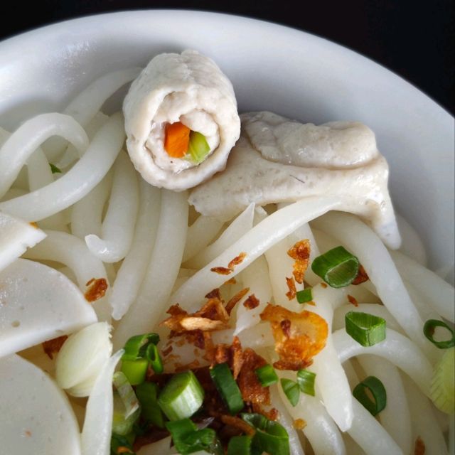 Handmade Tradition: Discover Teochew Delights at Heng Heng Fish Noodle