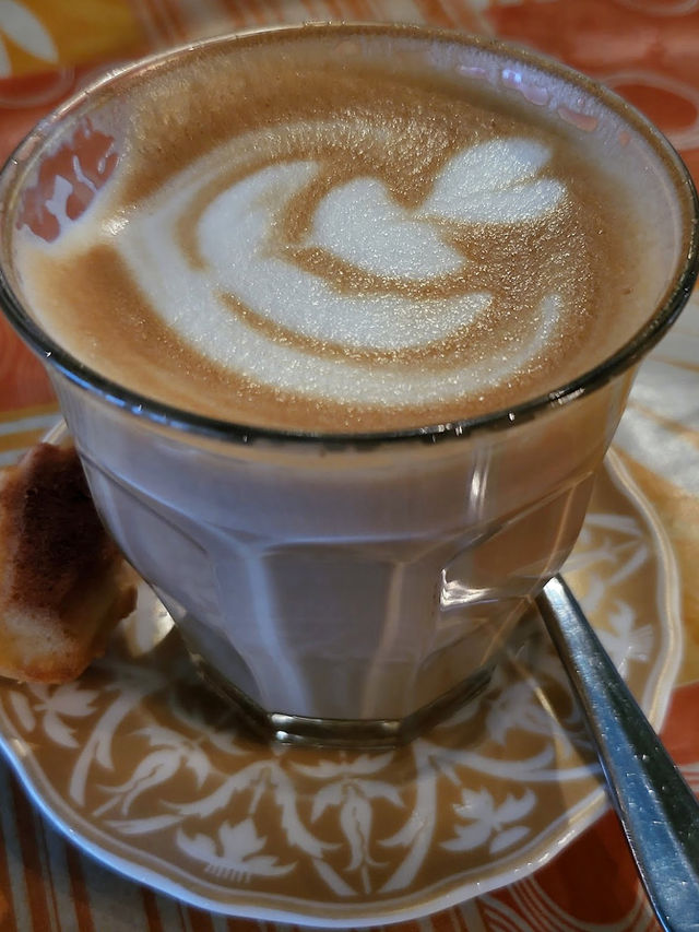 Cafe with electric vibe.