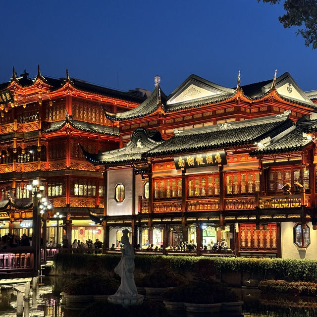 Yuyuan Old Street ตอนกลางคืน