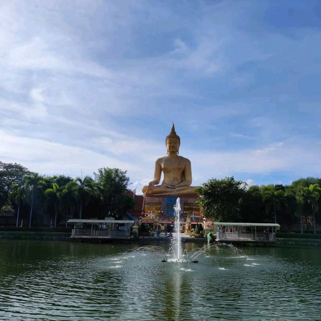 พระพุทธรูปปางประทานพร องค์ใหญ่ที่สุดในประเทศไทย