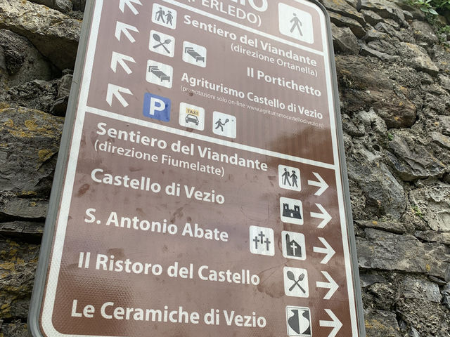 Hike to Castello di Vezio from Varenna
