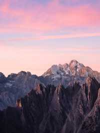 Peaks and Panoramas: A Hike in the Dolomites