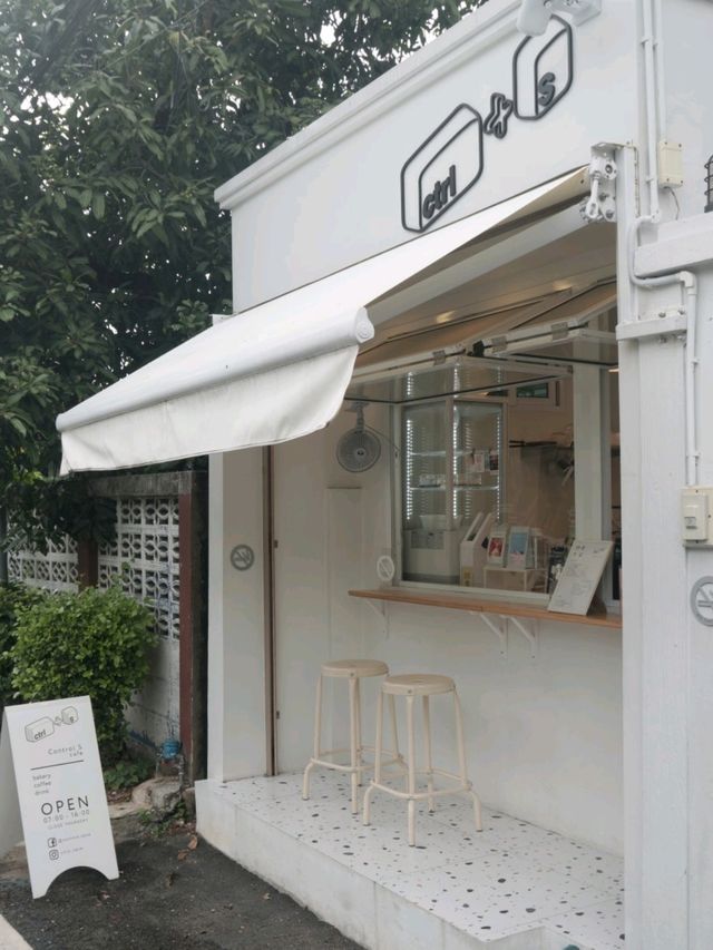 Ctrl+S Cafe Coffee & Bakery คาเฟ่บางกอกน้อย