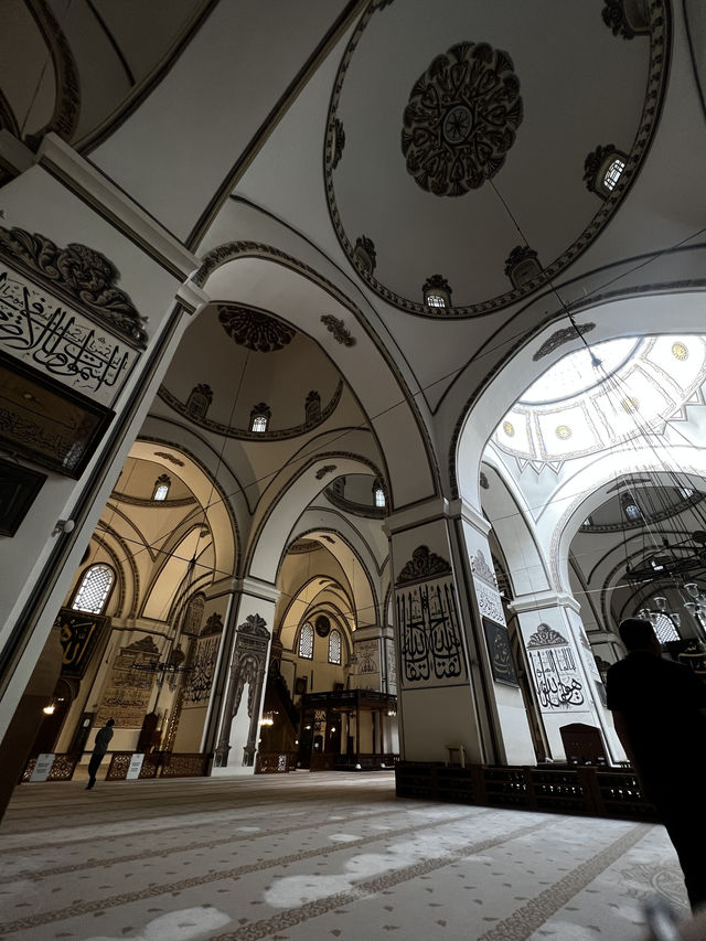 Timeless Tranquility: A Visit to Grand Mosque of Bursa