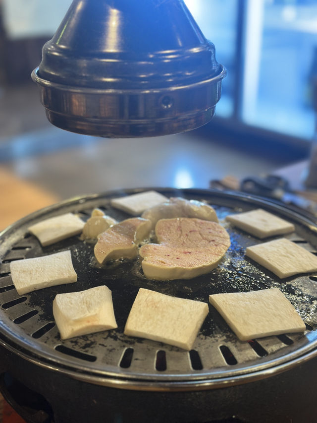 珠海人氣碳火燒肉設專人幫燒