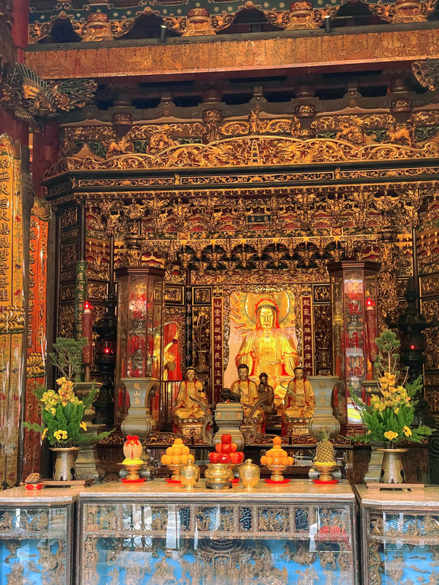 ขอพรแบบปังๆ ที่วัดหลงซาน | Longshan Temple