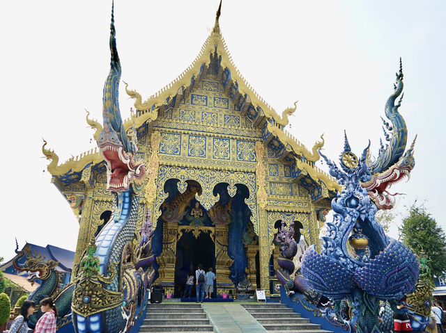 A Stunning Visit to the Blue Temple in Chiang Rai💙