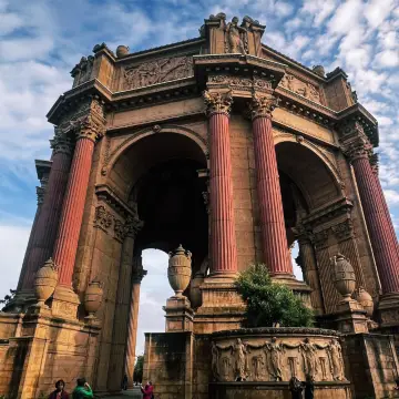 Palace of Fine Arts 充滿古羅馬/希臘色彩的藝術宮