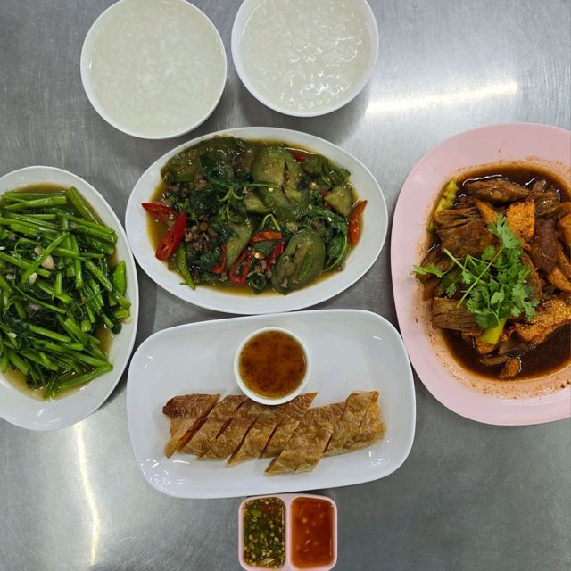 🥣 ร้านข้าวต้มมีนา เชียงราย