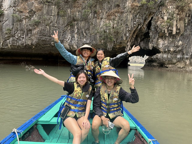 A Perfect Day Trip to Ha Long Bay – Nature’s Masterpiece! ⛵🌊