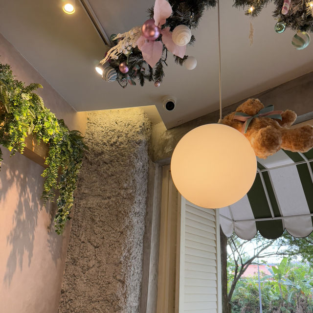 A Café That Feels Like a Hug