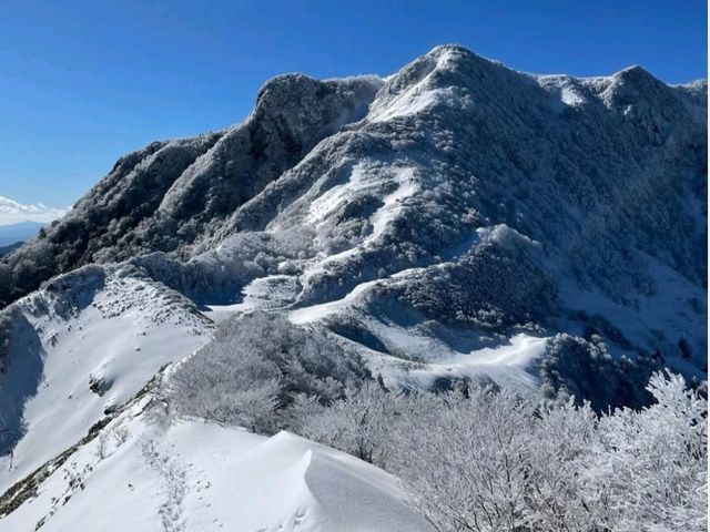 美しすぎる冬の山