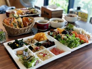 百吉步道散策及在Tina廚房～大溪店享用有機養生料理
