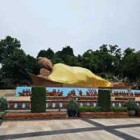 วัดถ้ำพุหว้า : วัดถ้ำสวยกลางป่าเขา