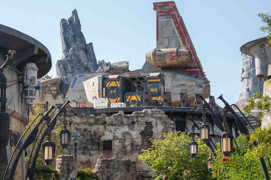 銀河へ旅立つ！】カリフォルニアディズニーのスター・ウォーズ