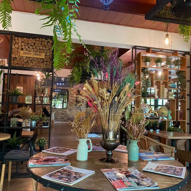 Good Vibes Cafe คาเฟ่ที่เต็มไปด้วยบรรยากาศดี ๆ