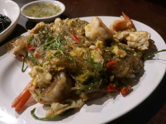 ร้านดังเป็นกระแส อาหารทะเลสด ย่านเลียบด่วน
