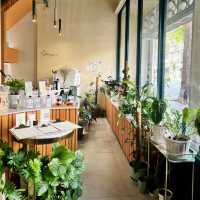 คาเฟ่หลบร้อนที่ Schizzi Cafe นางเลิ้ง