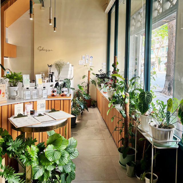 คาเฟ่หลบร้อนที่ Schizzi Cafe นางเลิ้ง