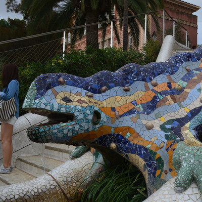 スペイン】ガウディの魔法が生んだカラフルな世界、グエル公園