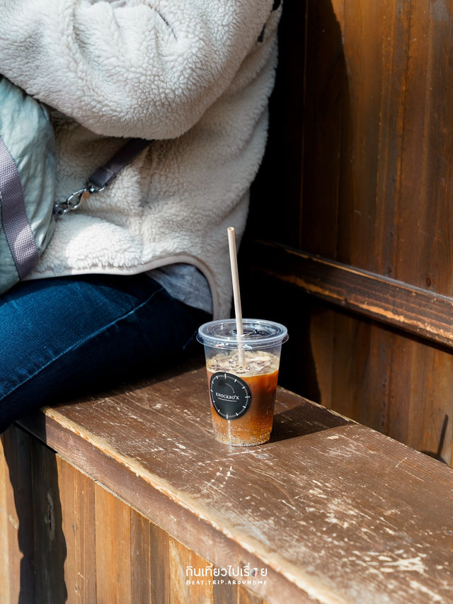 Knockbox Coffee กาแฟดี บรรยากาศย่านใน Central