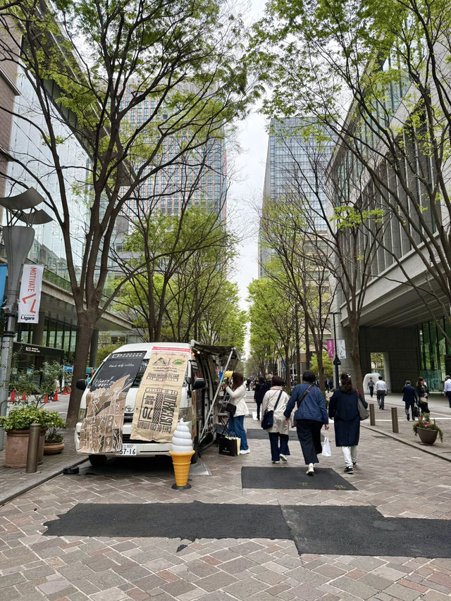 Spring Stroll on Marunouchi Naka-Dori Ave