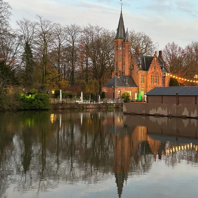 🚣♀️ Bruges: Where Canals Sparkle, Chocolate Rules & I Almost Became a Swan’s Snack 🦢