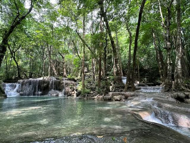 น้ำตกเอราวัณ (Erawan Waterfall)