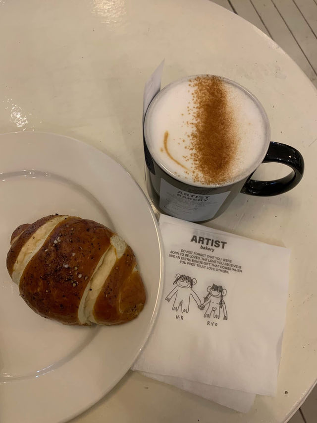 🇰🇷A must Visit Cafe for their Salt Bread🇰🇷Seoul💙