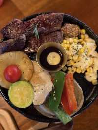 Loved for it's Cozy Vibe, Diversed Menu and Affordable Prices.