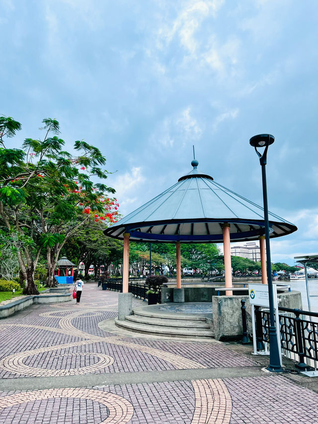 Kuching Waterfront: A Riverside Retreat for All Ages