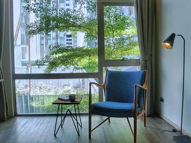 漸藍飯店 (Tints Of Blue Hotel）
