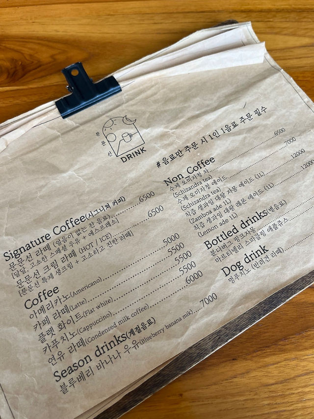 濟州島|美食大推薦機場旁隱藏版寵物友善餐廳，本地人都在吃
