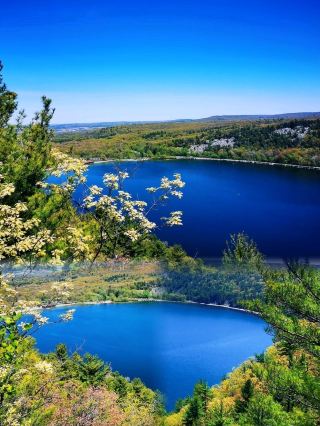 Hiking at Devil's Lake State Park