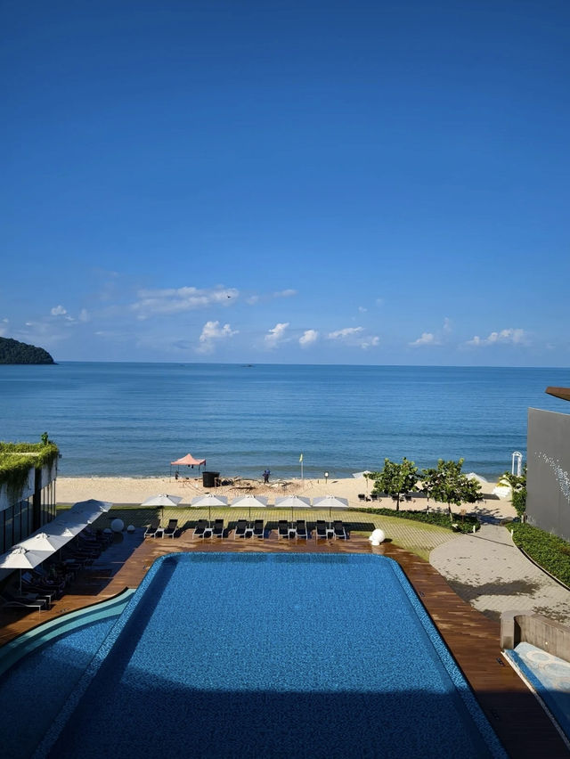 Tropical Comfort and Coastal Views at Parkroyal Langkawi