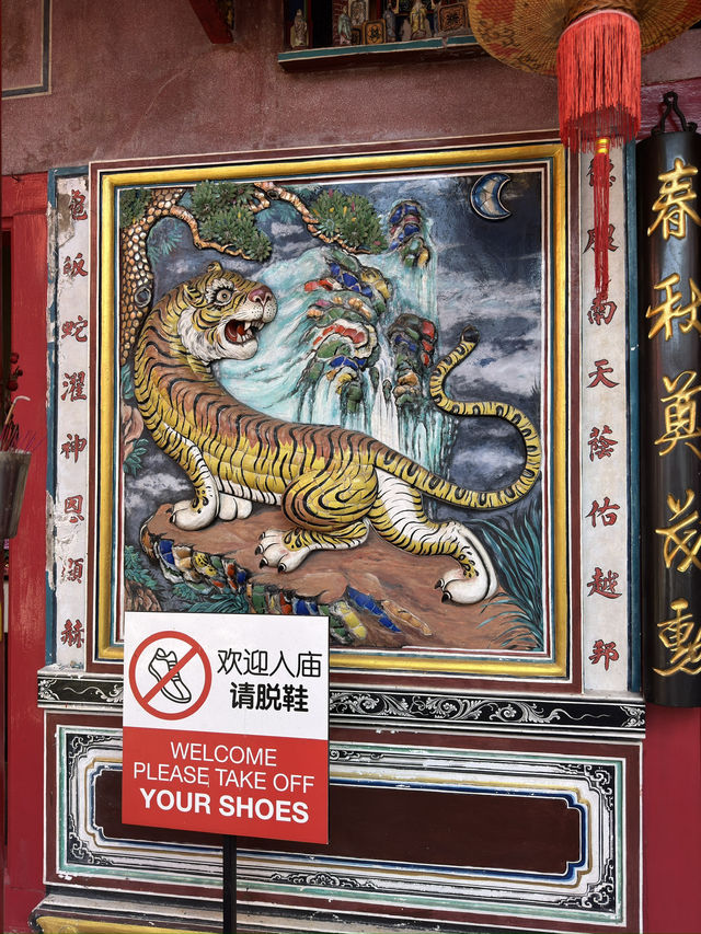 Hiang Thian Siang Ti Temple: A Serene Teochew Treasure in Kuching
