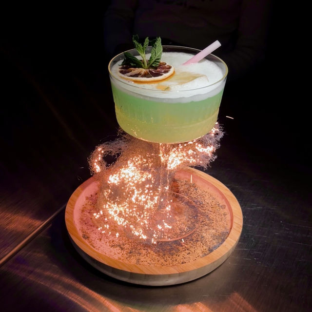 九龍城寨酒吧| 穿越時空的體驗！🌆🍸