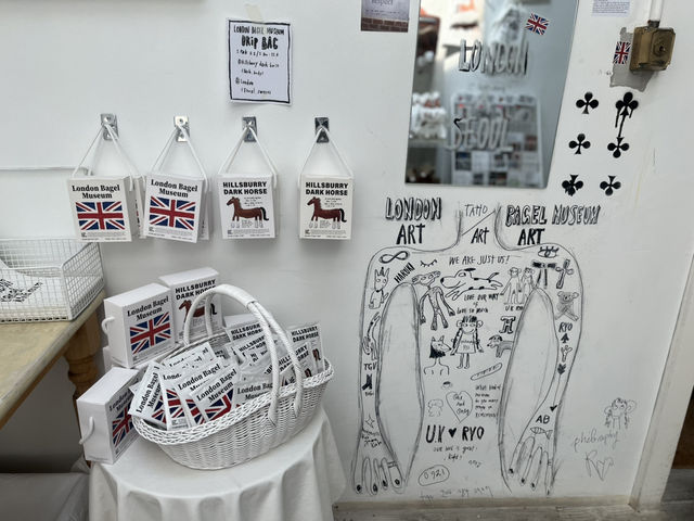 🥯 런던베이글 도산점 – 런던 감성 그대로, 서울 속 베이글 뮤지엄 🇬🇧✨
