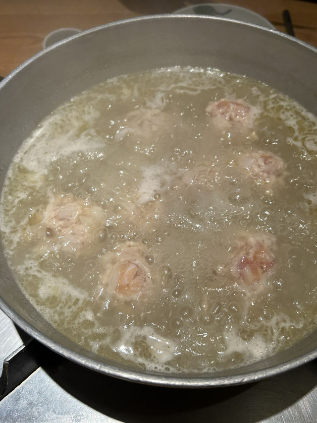 【福岡県・博多】ミシュランビブグルマン獲得の水炊き　橙