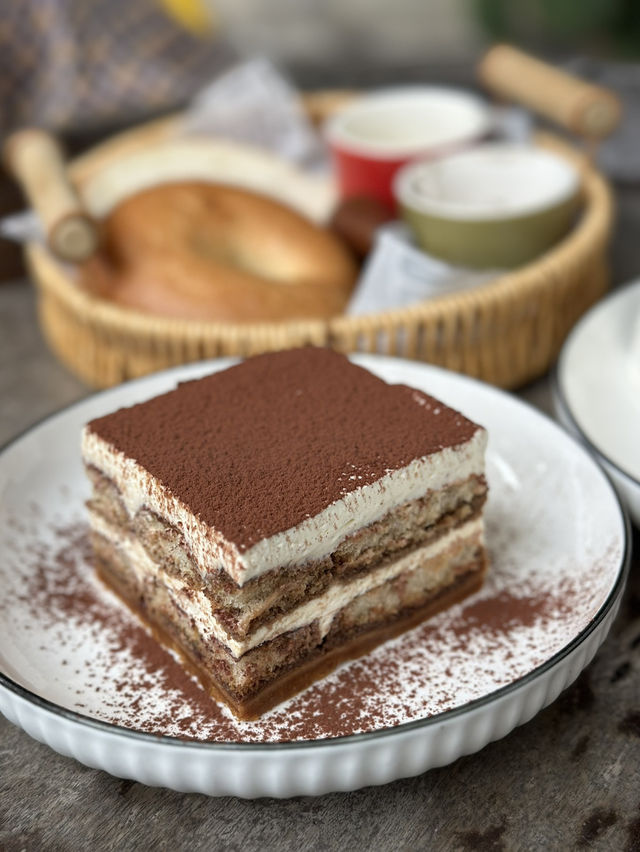 How can a coffee booth in a hostel make such good desserts?!