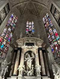 ⛪ “Stone That Reaches Sky: A Morning at Milan Cathedral”