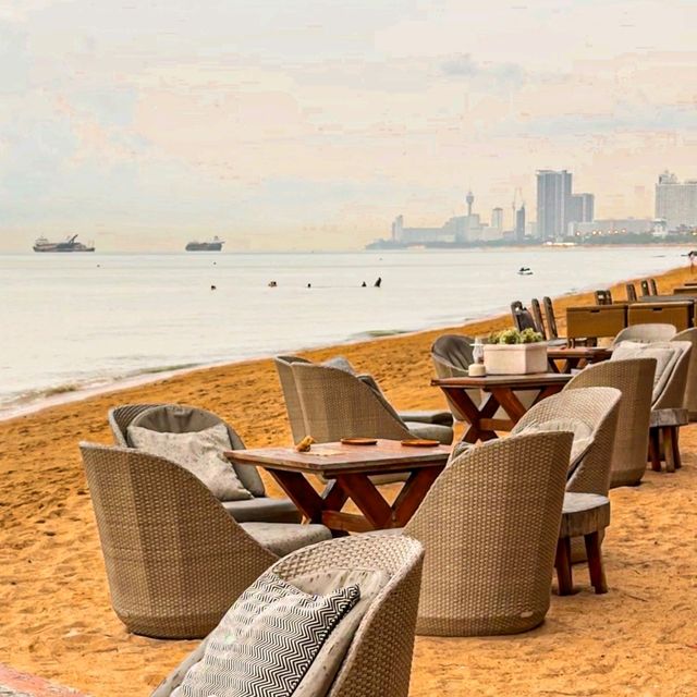 ร้านอาหารริมหาดวิวสวยบรรยากาศดี Glass House BoHo