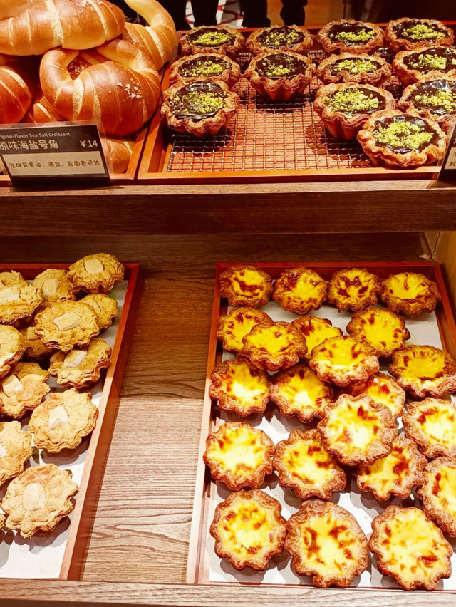 PAIN EN L’AIR: When Bread Takes Flight in Beijing 🥐✨