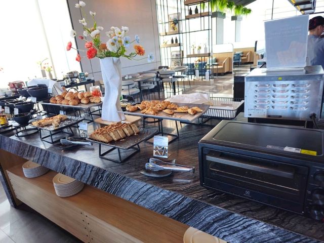 Holiday Inn Siracha: ดูหรู อยู่สบาย ราคาสุดคุ้ม