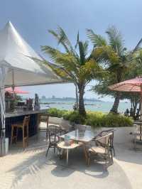 The Moment Beach House ร้านอาหารริมทะเลพัทยา