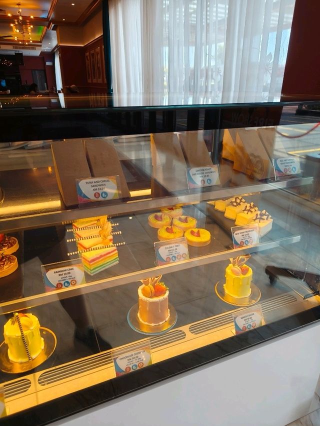 Chill Vibes & Sweet Treats at Coralz Bistro