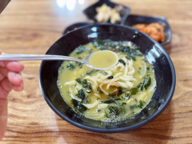 👍 진한 국물맛의 보말칼국수