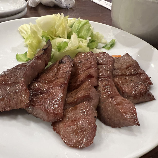 🔥 Worth the Wait – Beef Tongue Perfection at Gyutan Kaku, Vlandome