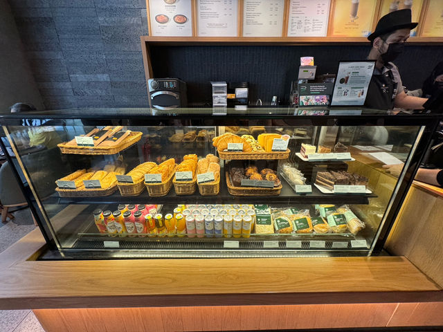☕ Aromatic Brew, Sluggish Service at Starbucks Reserve Gurney Plaza
