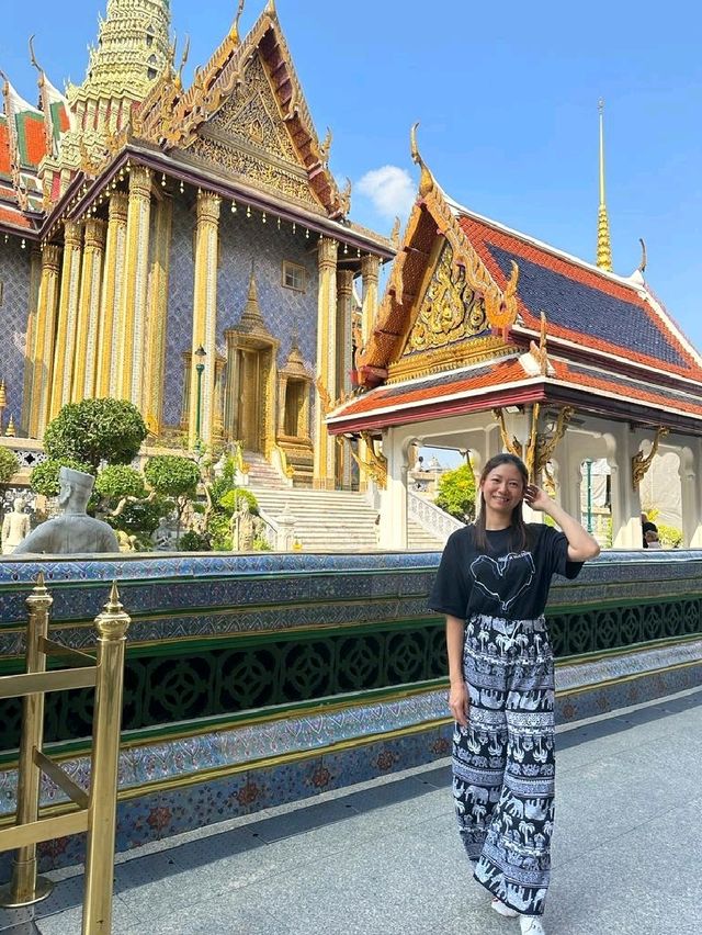 "Exploring Bangkok's Crown Jewel: The Grand Palace & Emerald Buddha"